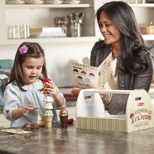 melissaanddoug scoop and serve ice cream counter 03